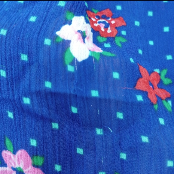 Size Medium Blue Hollister Blue Flower Blouse - Picture 10 of 11